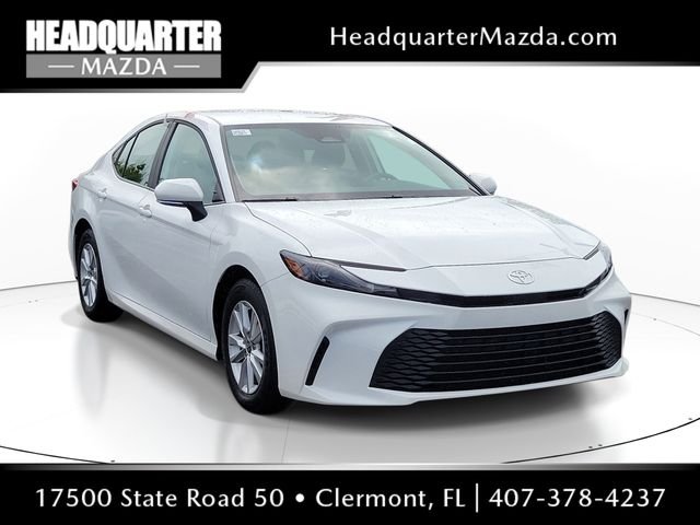 2026 Toyota Camry LE Hybrid's photo