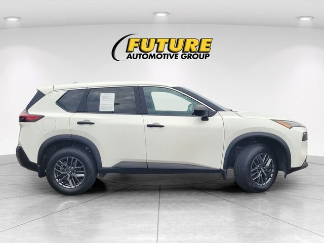 Used 2023 White Nissan S image 3