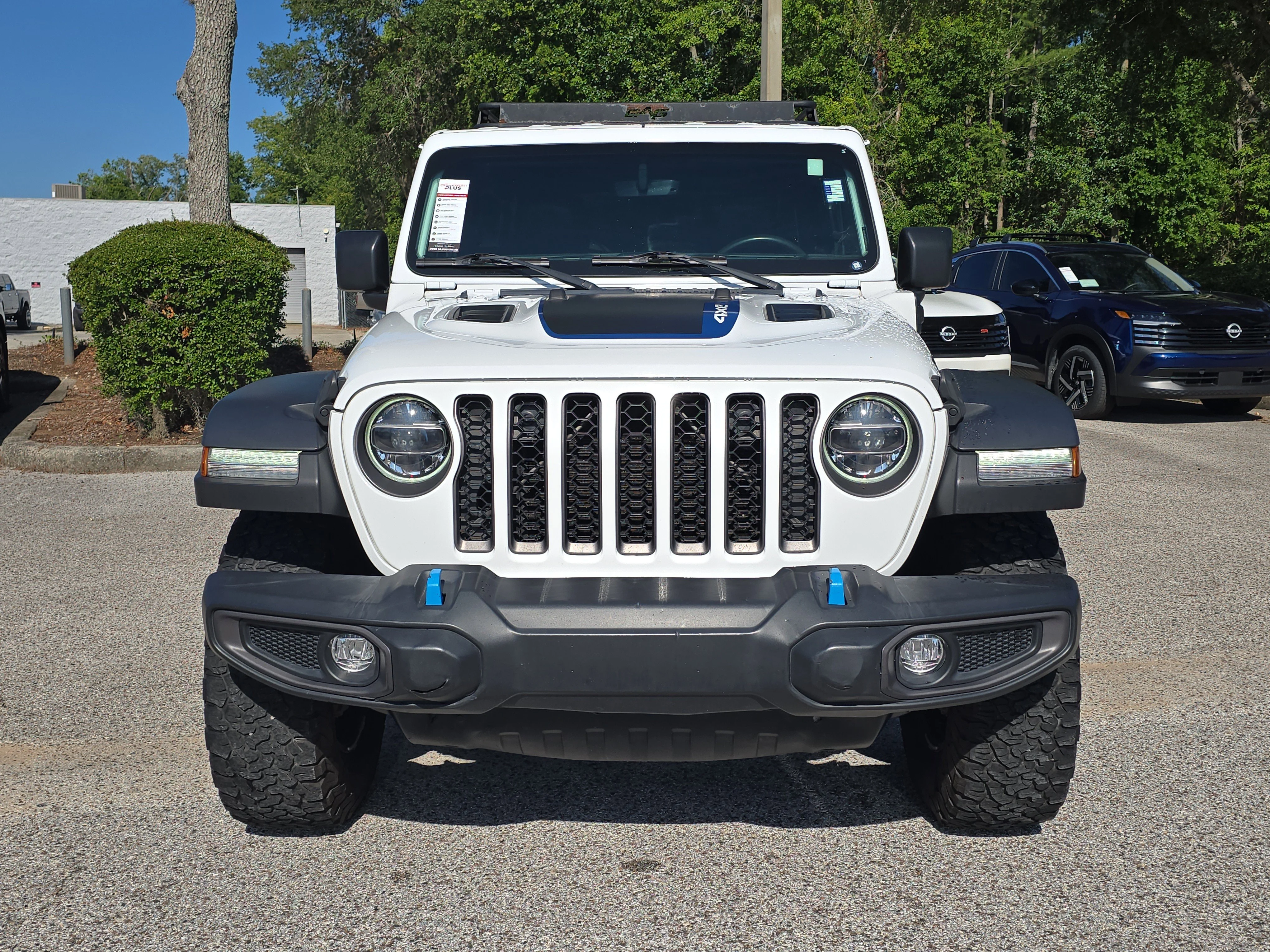 Used 2022 Bright White Clearcoat Jeep Unlimited Rubicon image 3