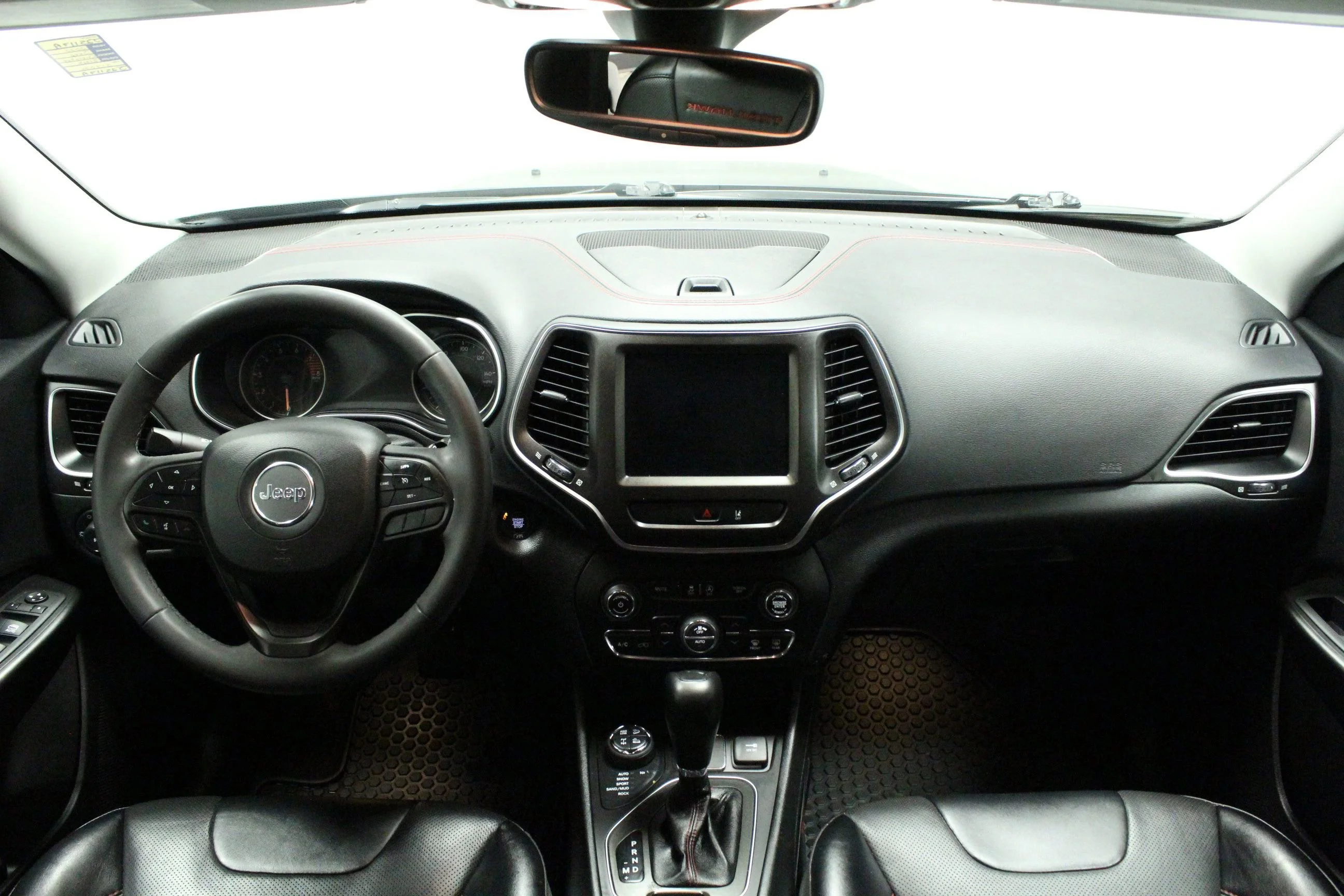 Used 2022 Diamond Black Crystal Pearlcoat Jeep Trailhawk image 20