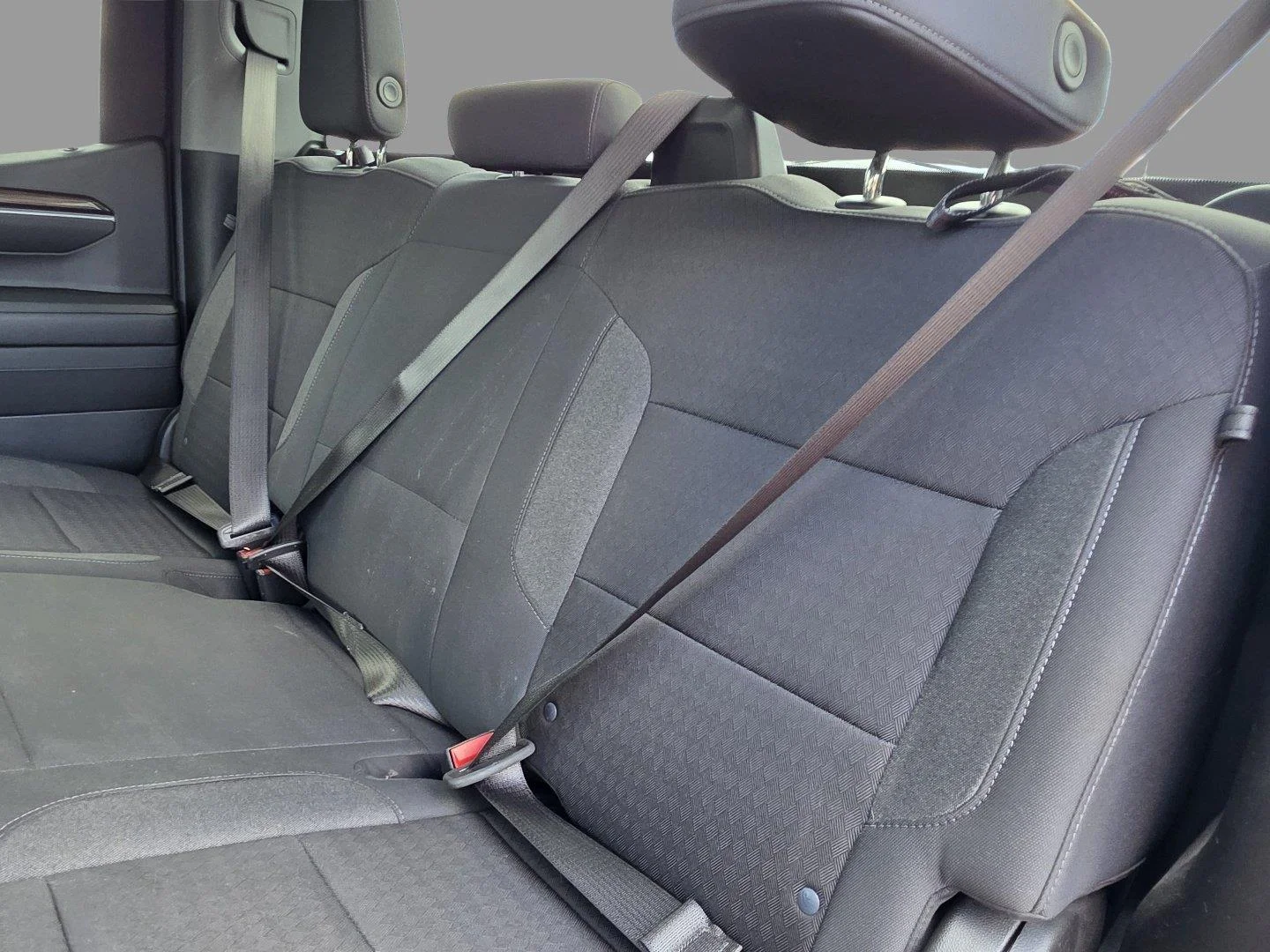 Used 2025 Sterling Gray Metallic Chevrolet LT image 27