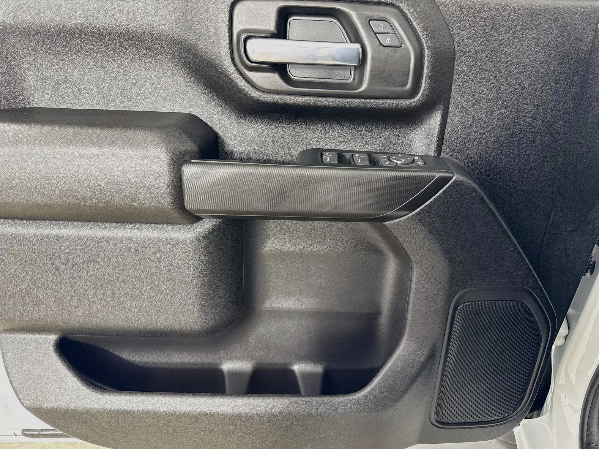 Used 2022 SUMMIT WHITE Chevrolet Custom image 19