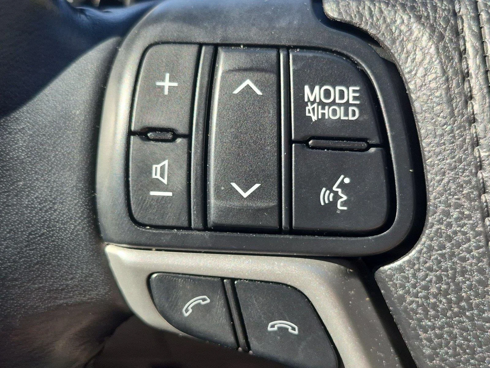 Used 2018 Blizzard Pearl Toyota Limited image 19