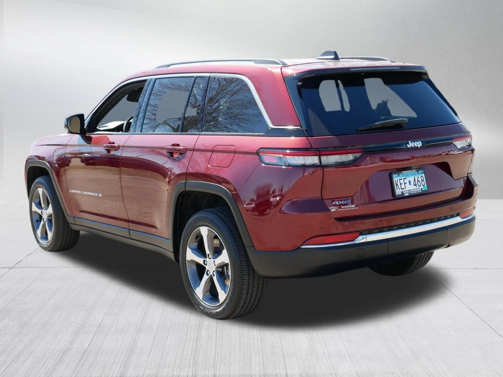Used 2022 Velvet Red Pearlcoat Jeep  image 5