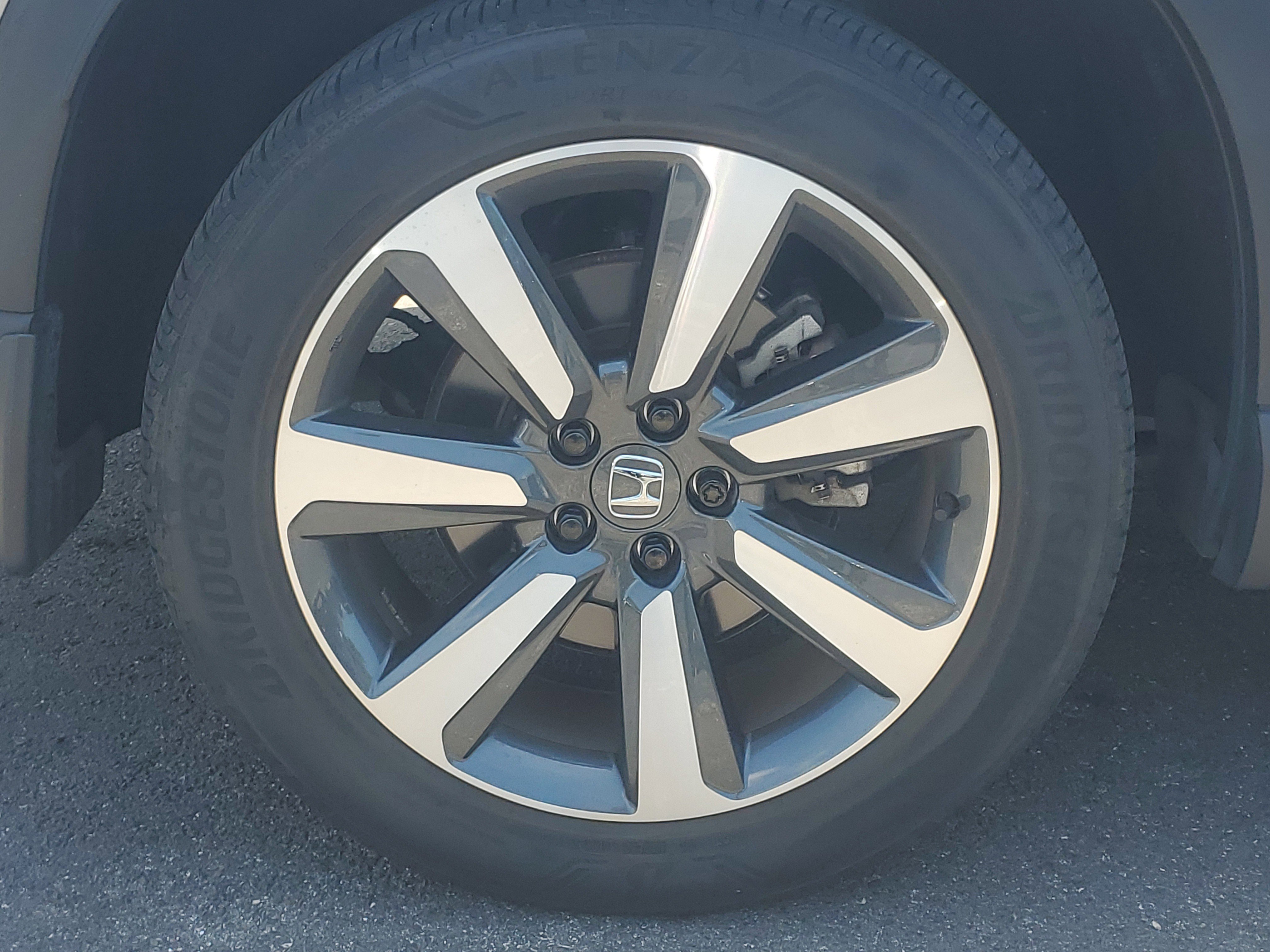Used 2023 Lunar Silver Metallic Honda Touring image 7