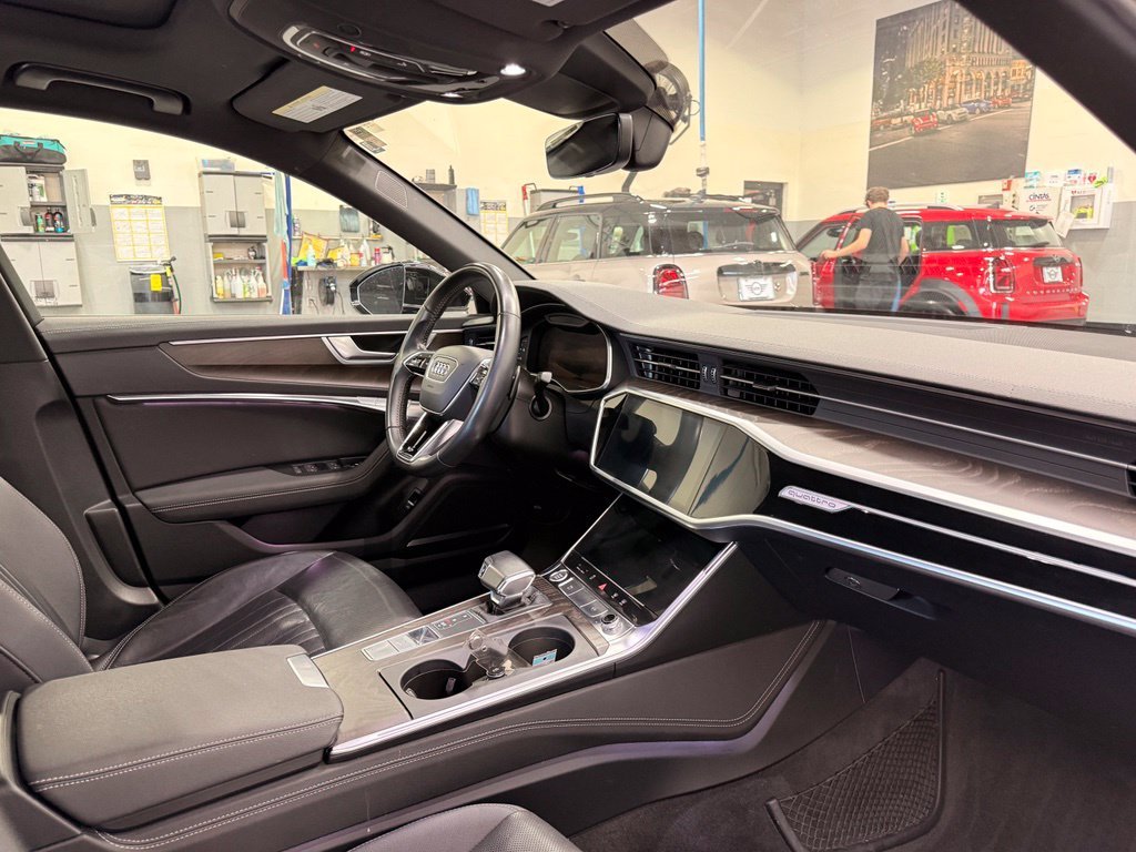 Used 2019 Black Audi quattro image 27