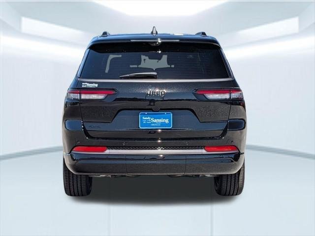 New 2026 Diamond Black Crystal Pearlcoat Jeep Limited image 6