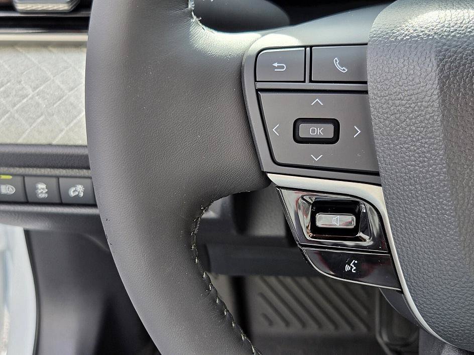 2026 Toyota Camry XLE - Photo 26