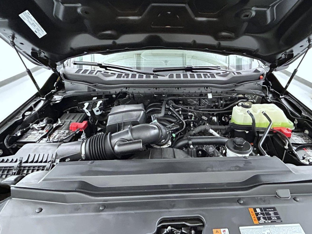 New 2026 Carbonized Gray Metallic Ford Lariat image 25