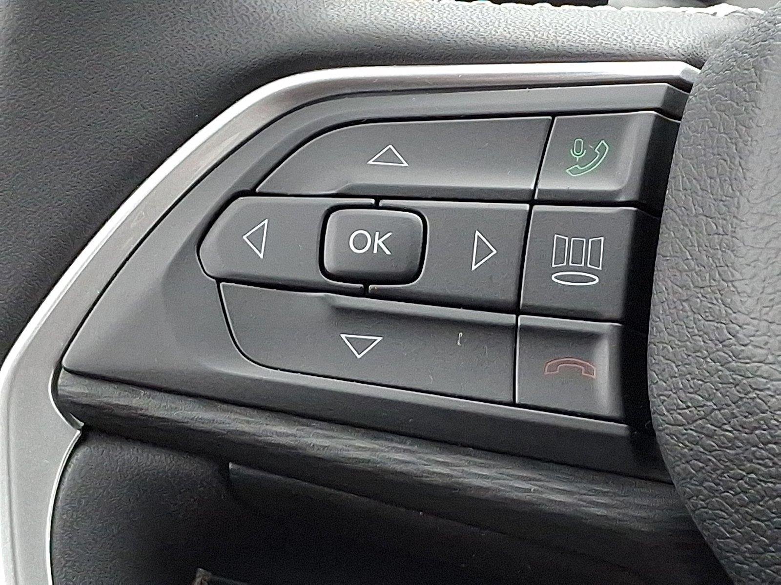 Used 2023 Diamond Black Crystal Pearlcoat Jeep Altitude X image 23