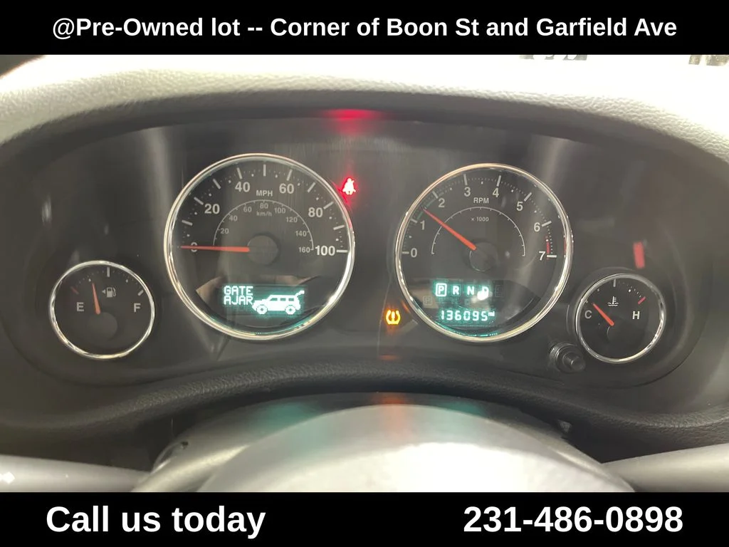 Used 2017 White Jeep Unlimited Sport image 21