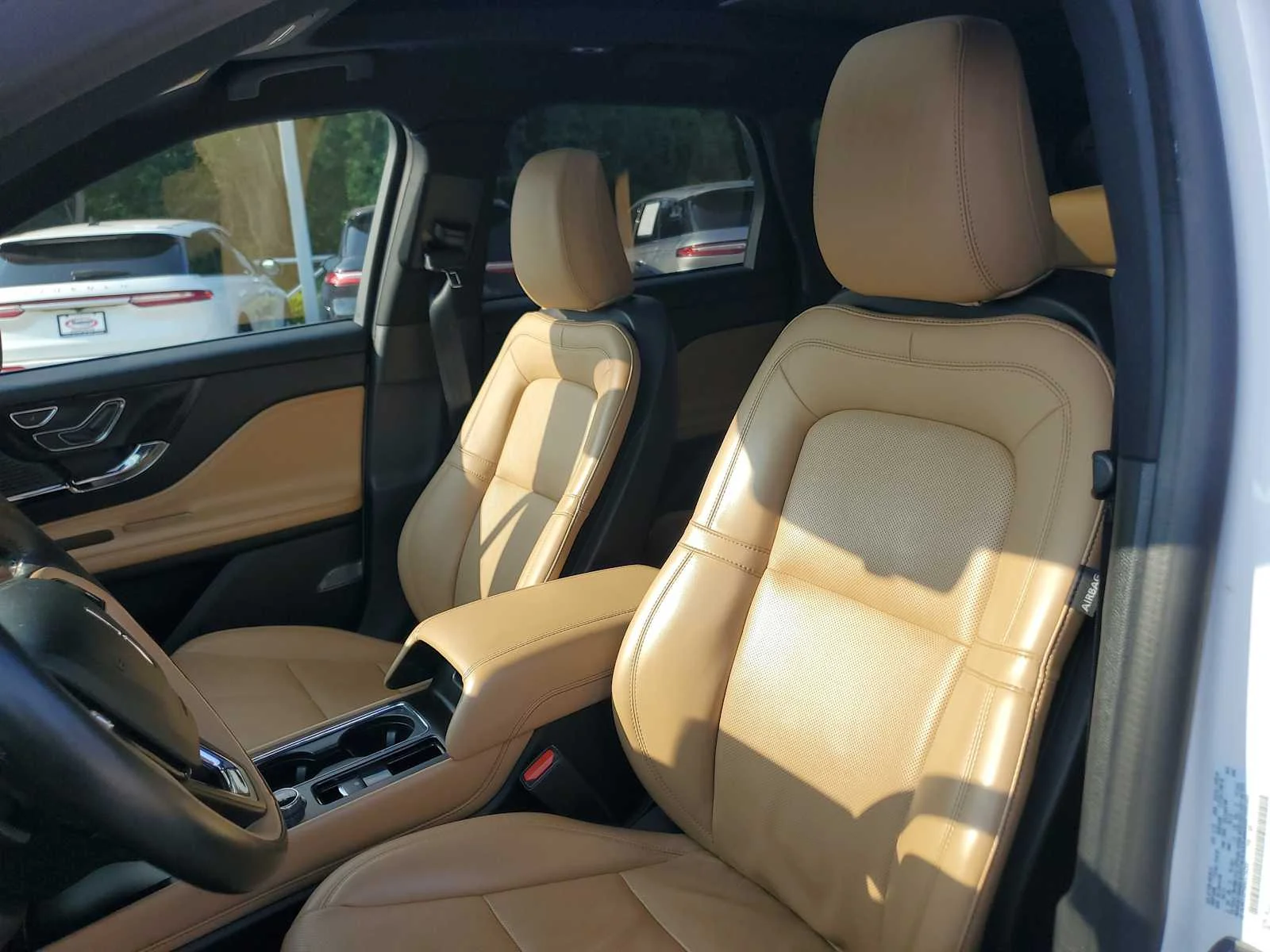Used 2022 White Lincoln Reserve image 20