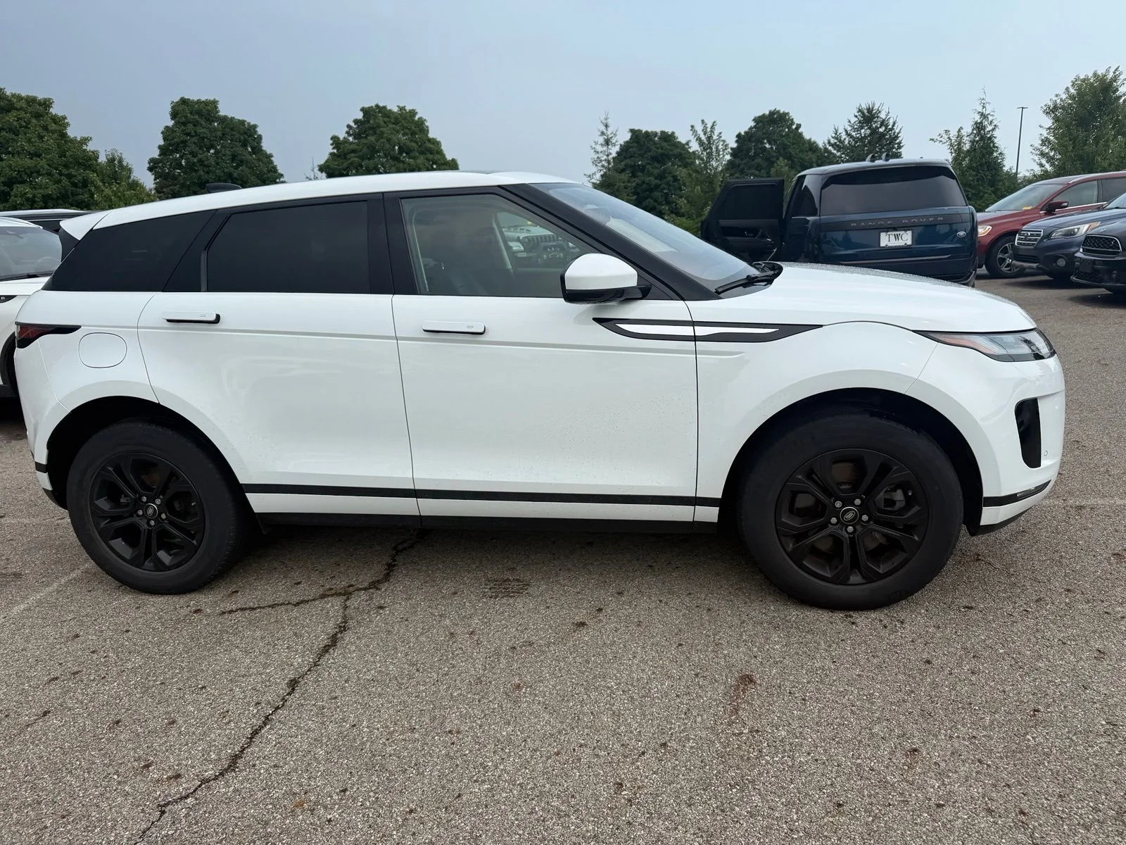 Used 2020 White Land Rover  image 4
