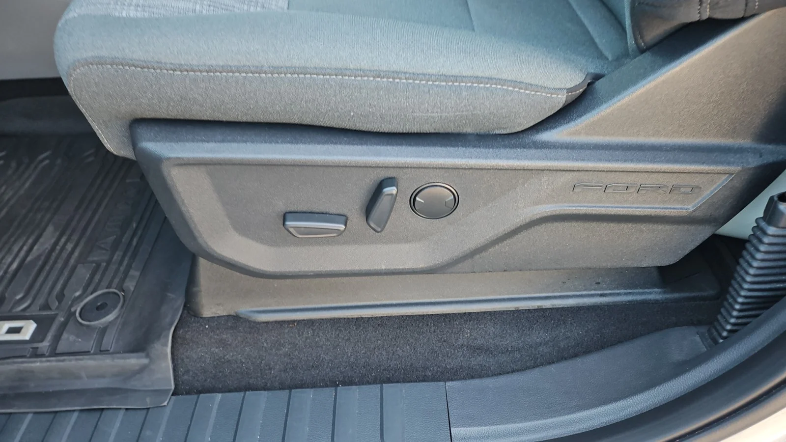 Used 2023 Silver Ford XLT image 14