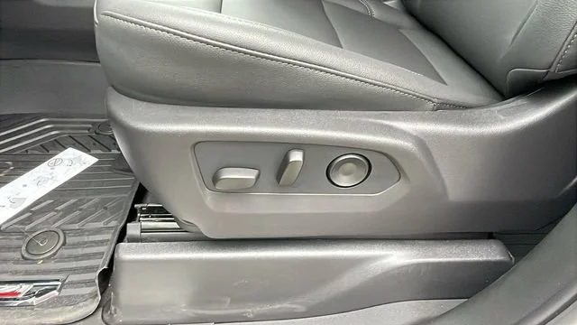 New 2026 Summit White Chevrolet LT Trail Boss image 31