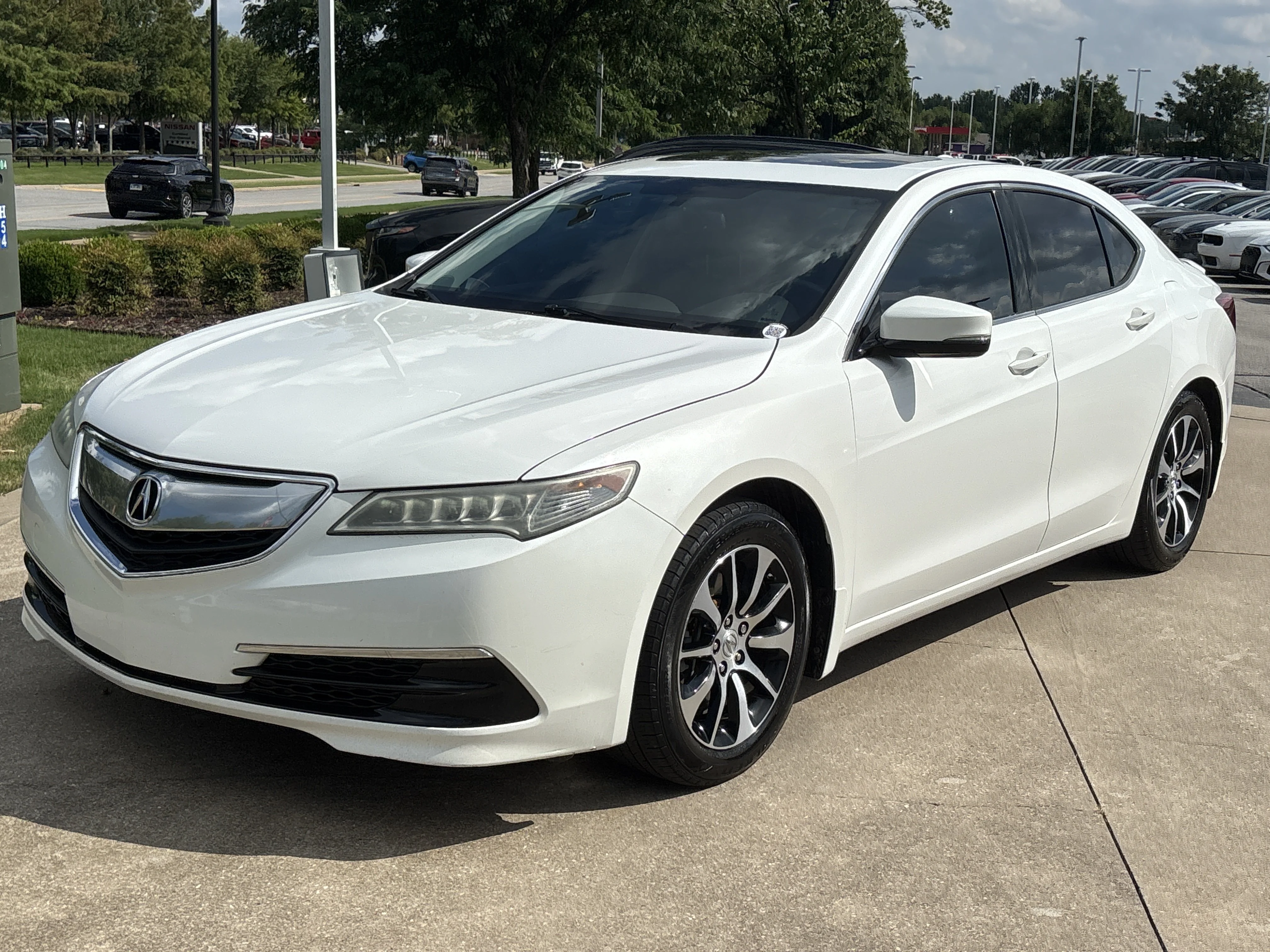 Used 2015 White Acura Base image 9