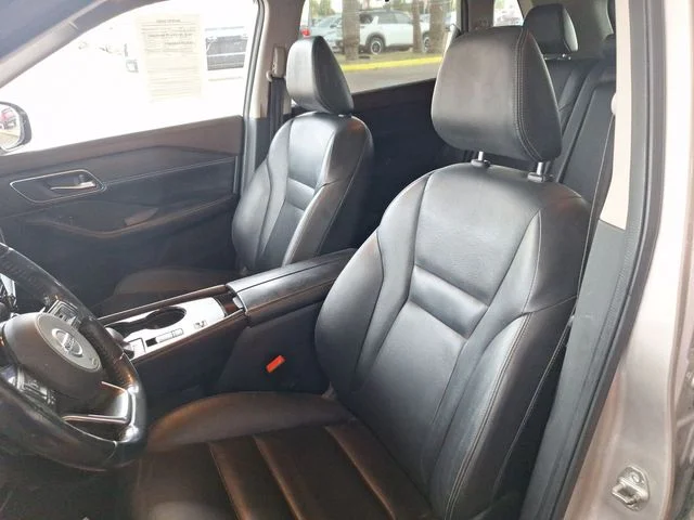 Used 2021 Gold Nissan SL image 9