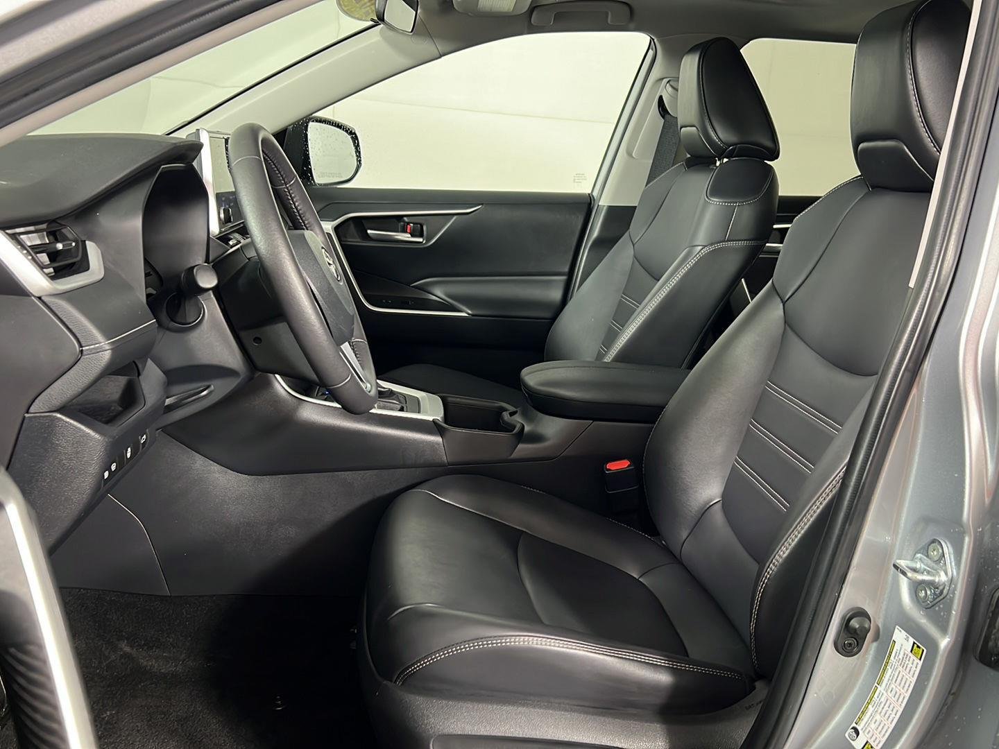 Used 2023 Silver Sky Metallic Toyota XLE Premium image 15