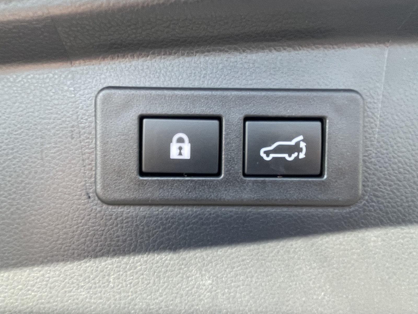 Used 2021 Crystal White Pearl Subaru Onyx Edition XT image 32