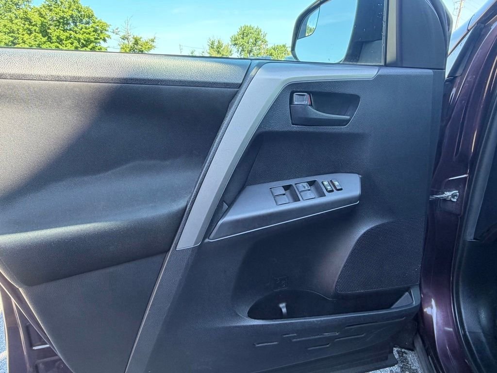 Used 2016 Black Toyota LE image 21