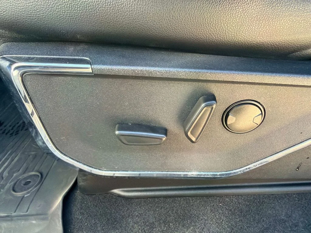 Used 2024 Star White Ford Lariat image 20