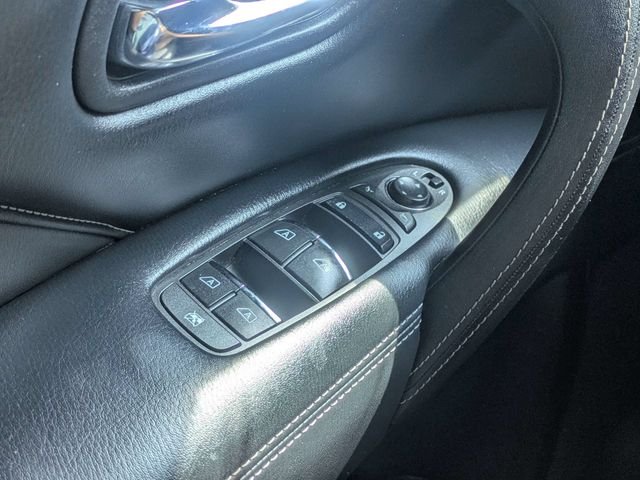 Used 2019 Black INFINITI LUXE image 25