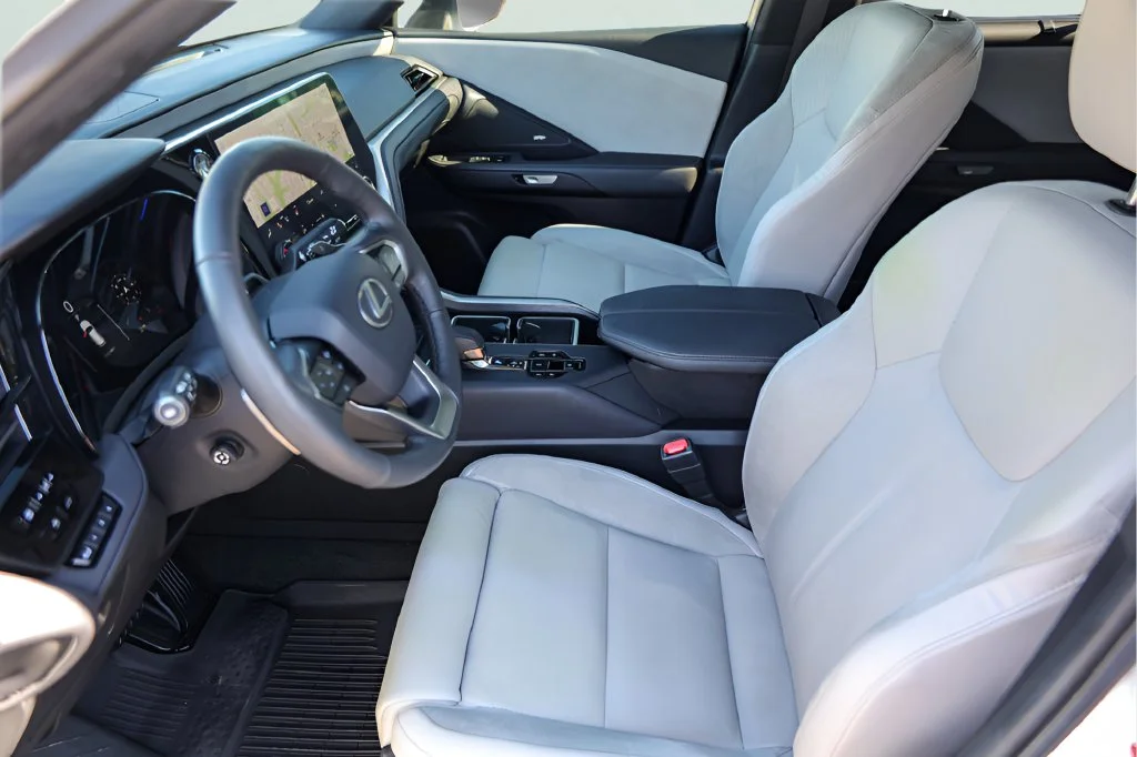 Used 2024 White Lexus 350 Luxury image 11