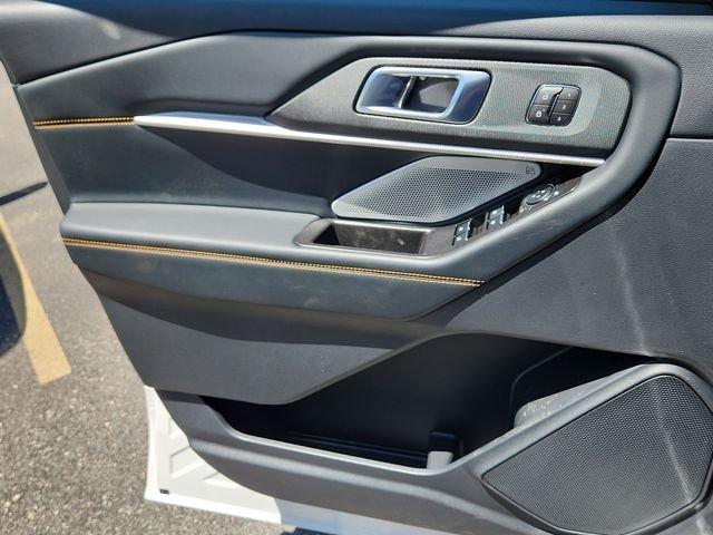 New 2026 Star White Metallic Tri-Coat Ford Tremor® image 7