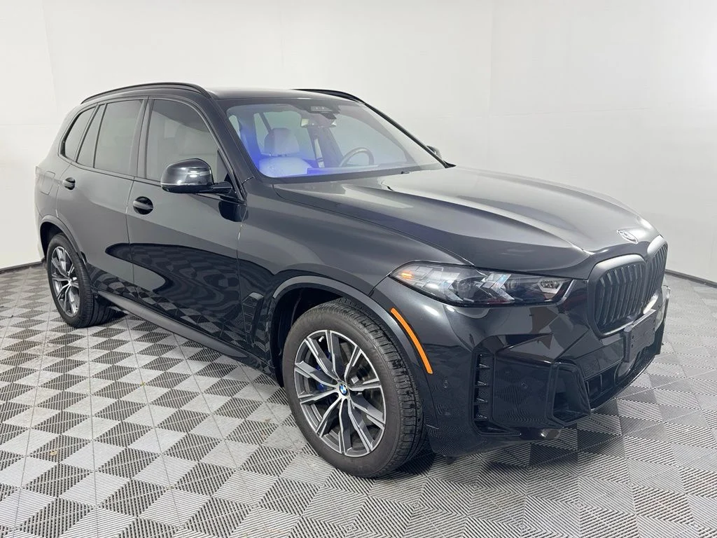 Certified Used 2026 Black Sapphire Metallic BMW xDrive40i image 3