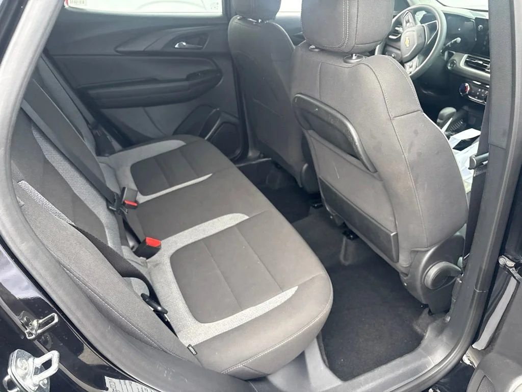 Used 2025 Mosaic Black Metallic Chevrolet LT image 7