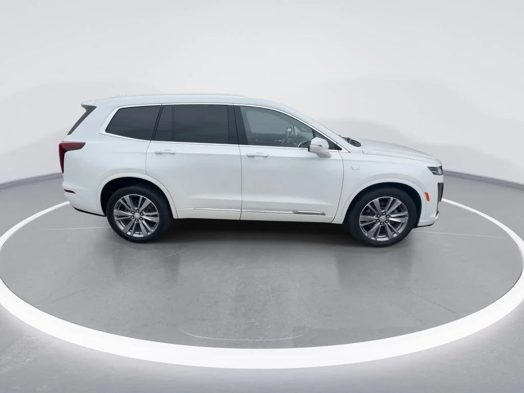 Used 2022 White Cadillac Premium Luxury image 9