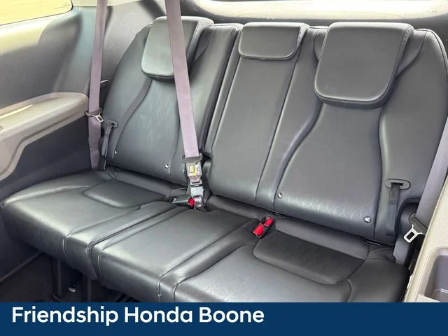 Used 2025 Gray Kia LXS image 17