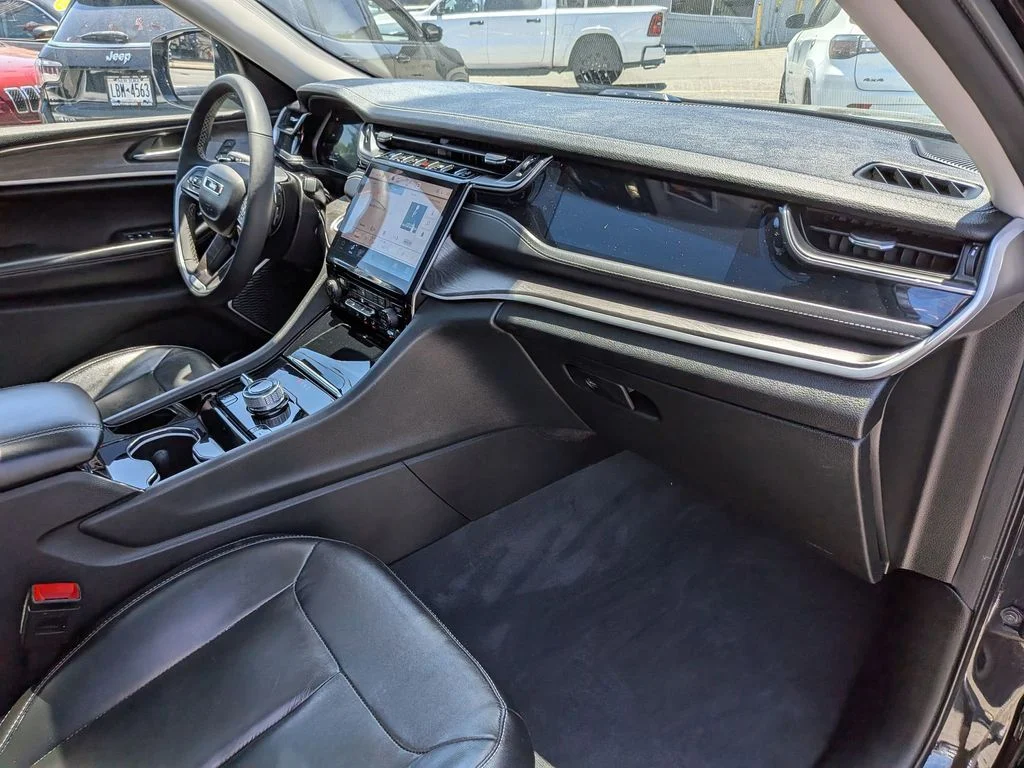Used 2023 Black Jeep 4xe image 31