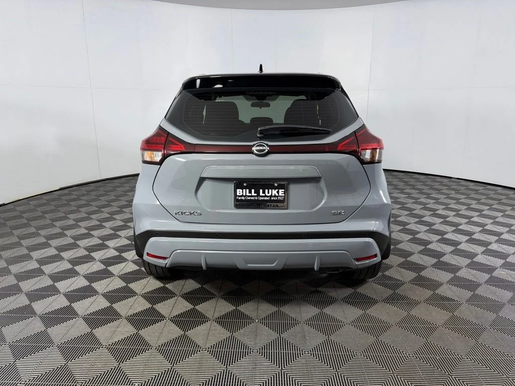 Certified Used 2022 Gray Nissan SR image 9