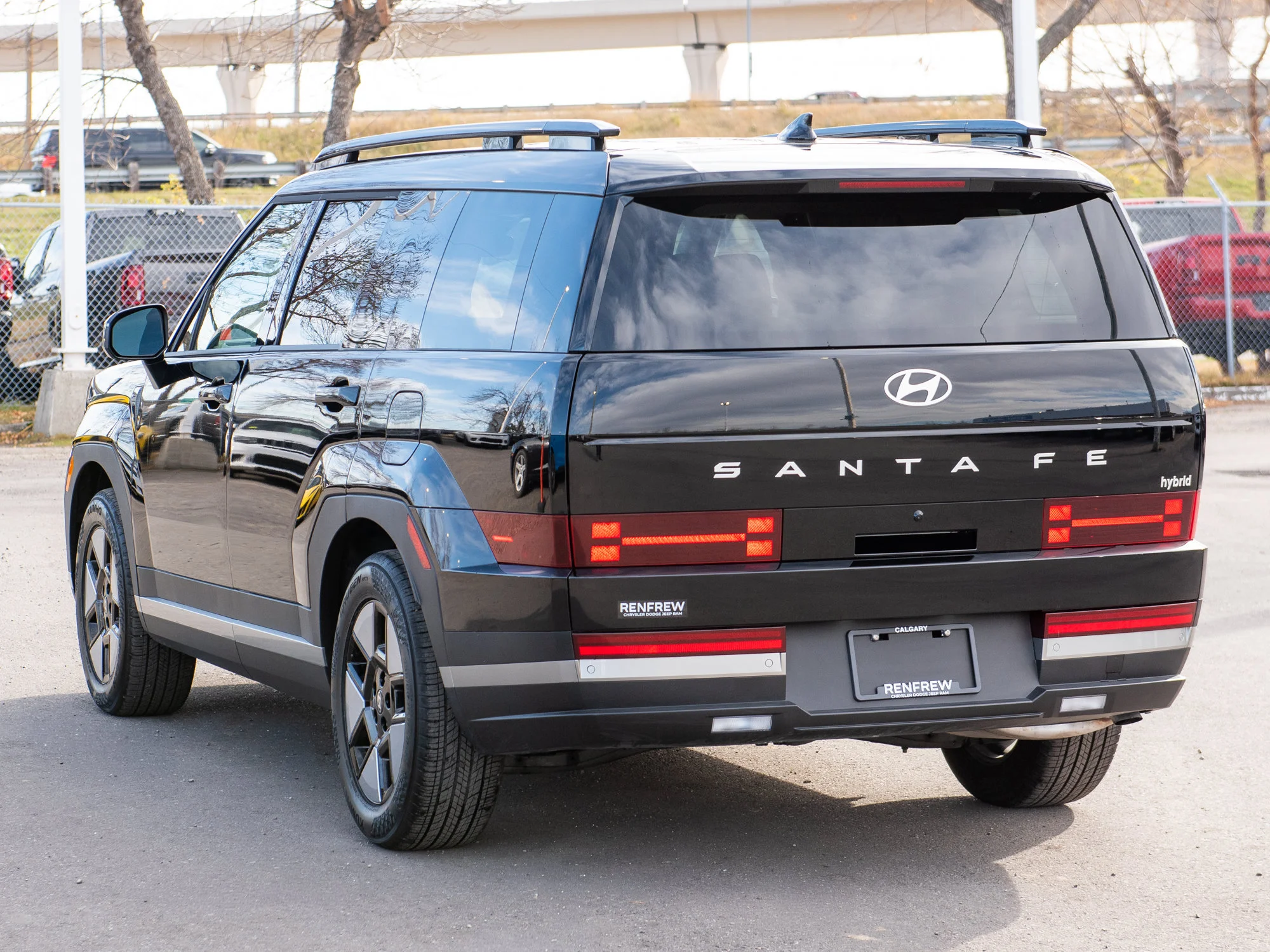 Used 2026 Black Hyundai Preferred* HTRAC AWD, LESS THAN 15,000 KM, 7-Passenger, Heated Seats & Wheel image 10
