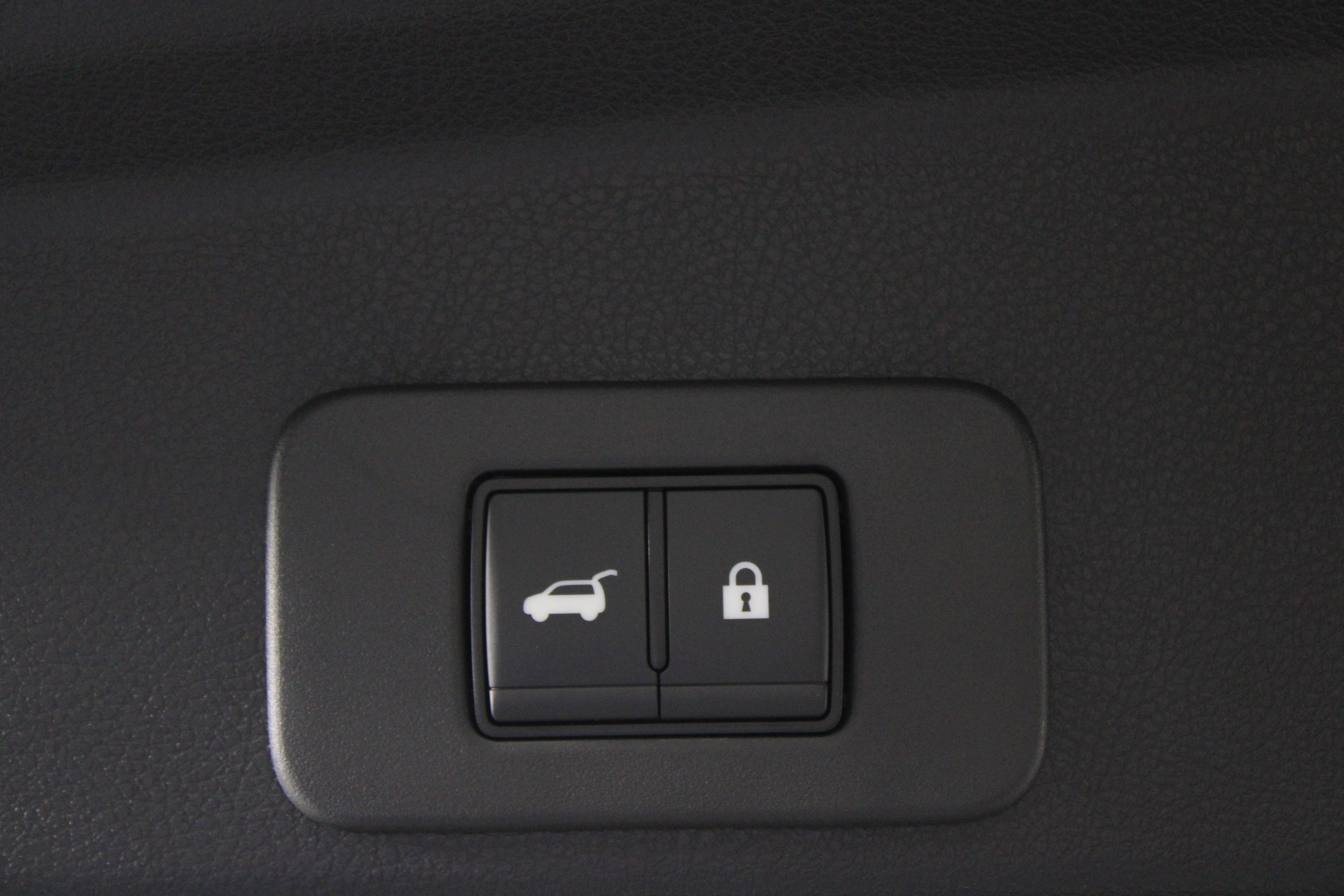 New 2026 Everest White Pearl Tricoat Nissan SL image 27