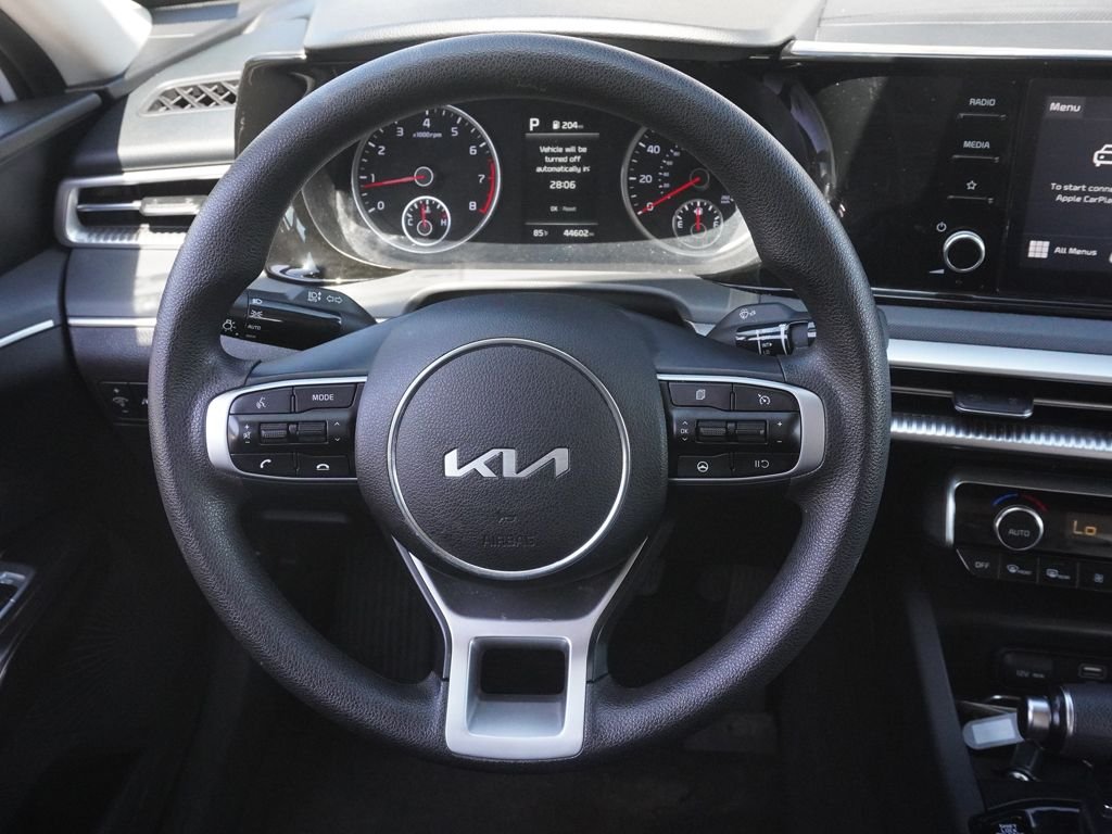 Used 2024 White Kia LXS image 33