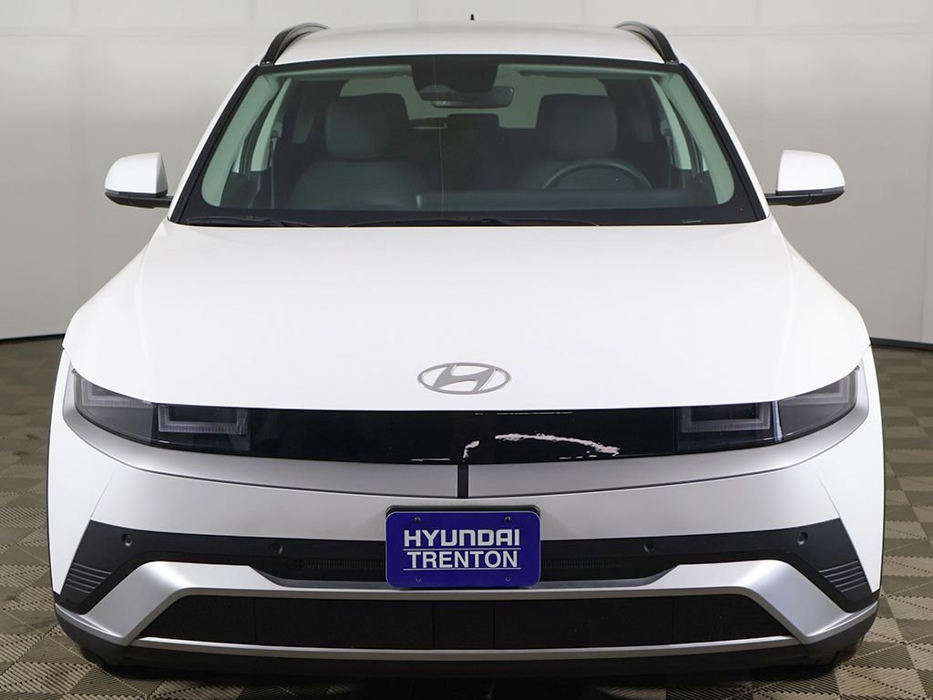 Used 2025 White Hyundai SEL image 12