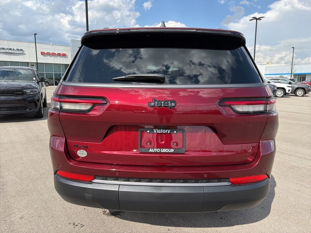 New 2026 Velvet Red Pearl-Coat Exterior Paint Jeep Altitude image 5