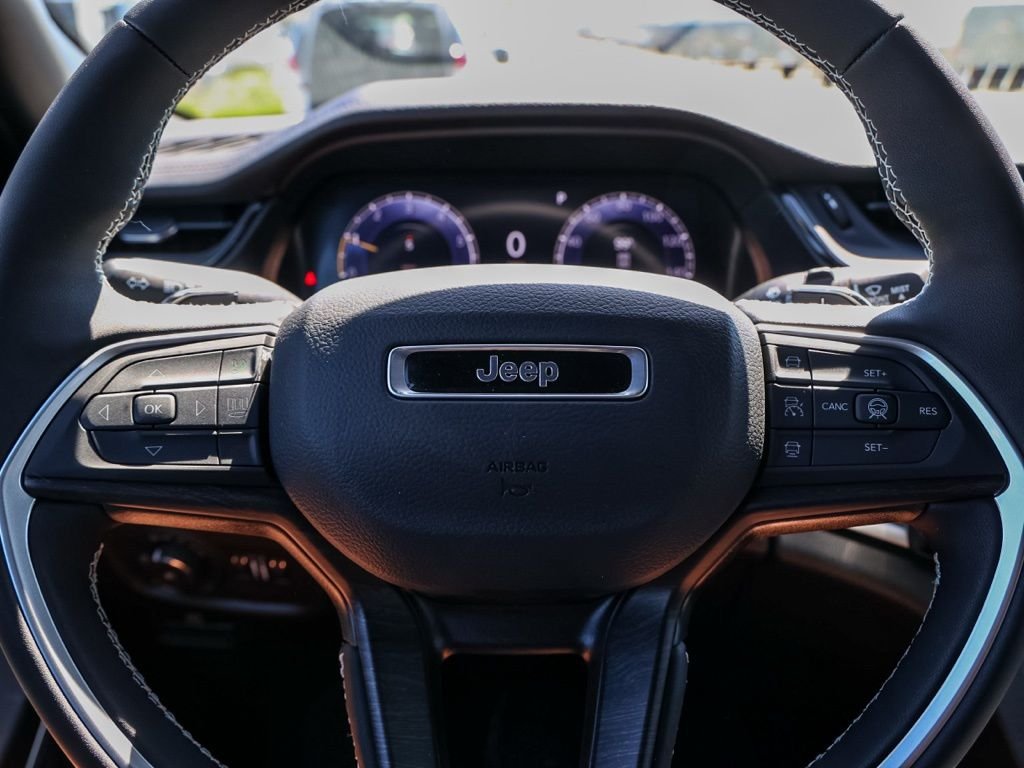 New 2026 Baltic Gray Metallic Clear-Coat Exterior Paint Jeep Limited image 24