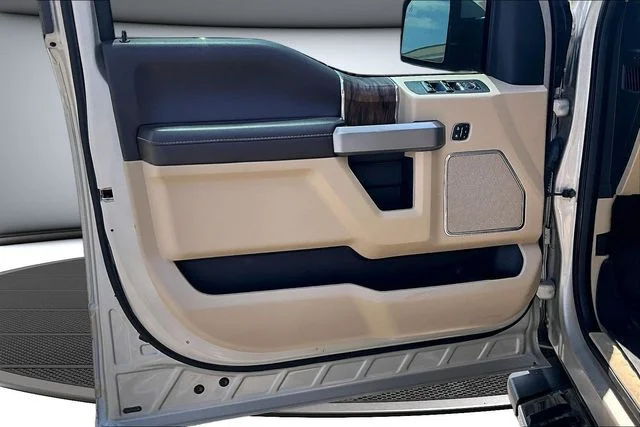 Used 2018 White Gold Ford Lariat image 20
