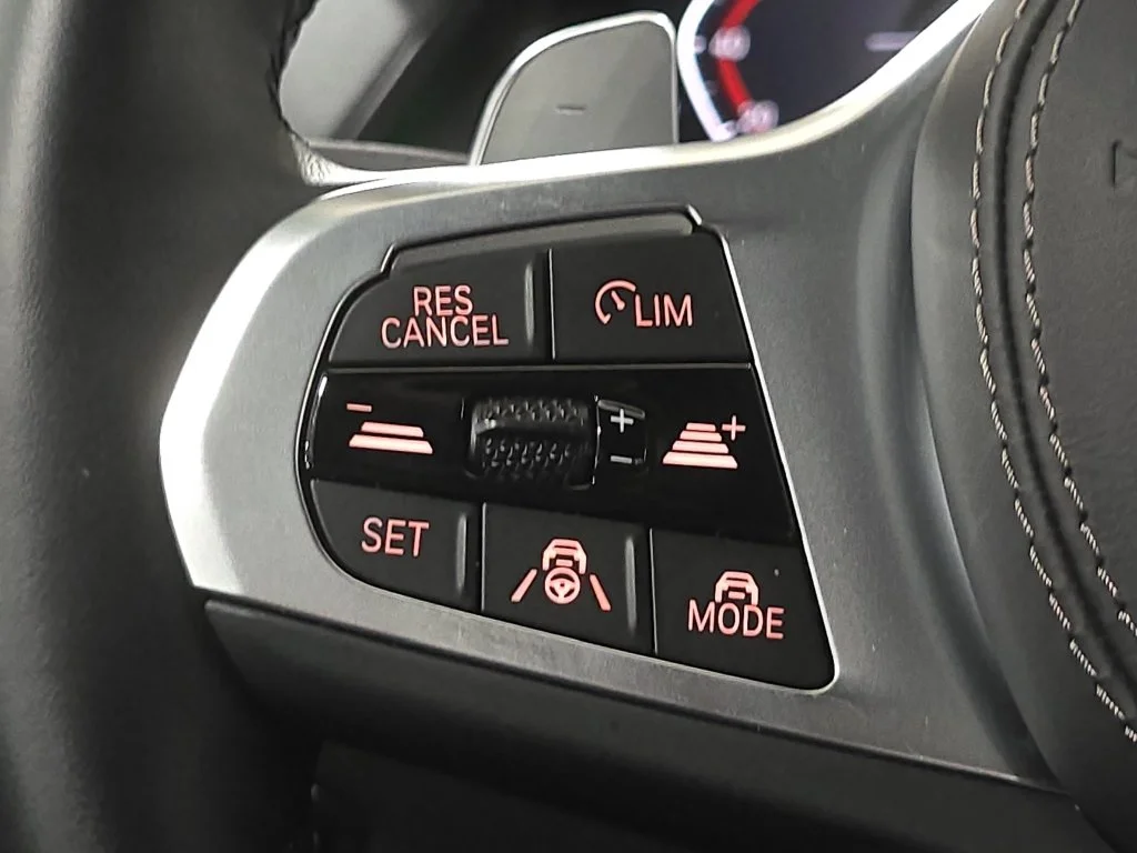 Used 2022 Mineral White Metallic BMW xDrive40i image 13