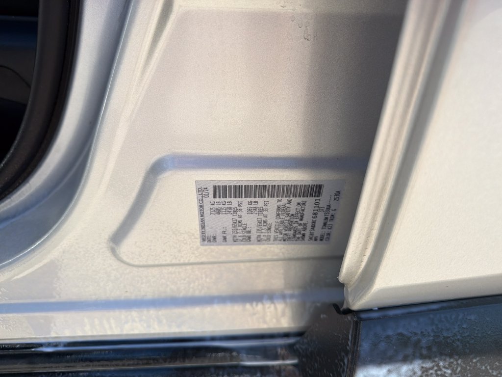 Used 2024 Silver Nissan S image 23