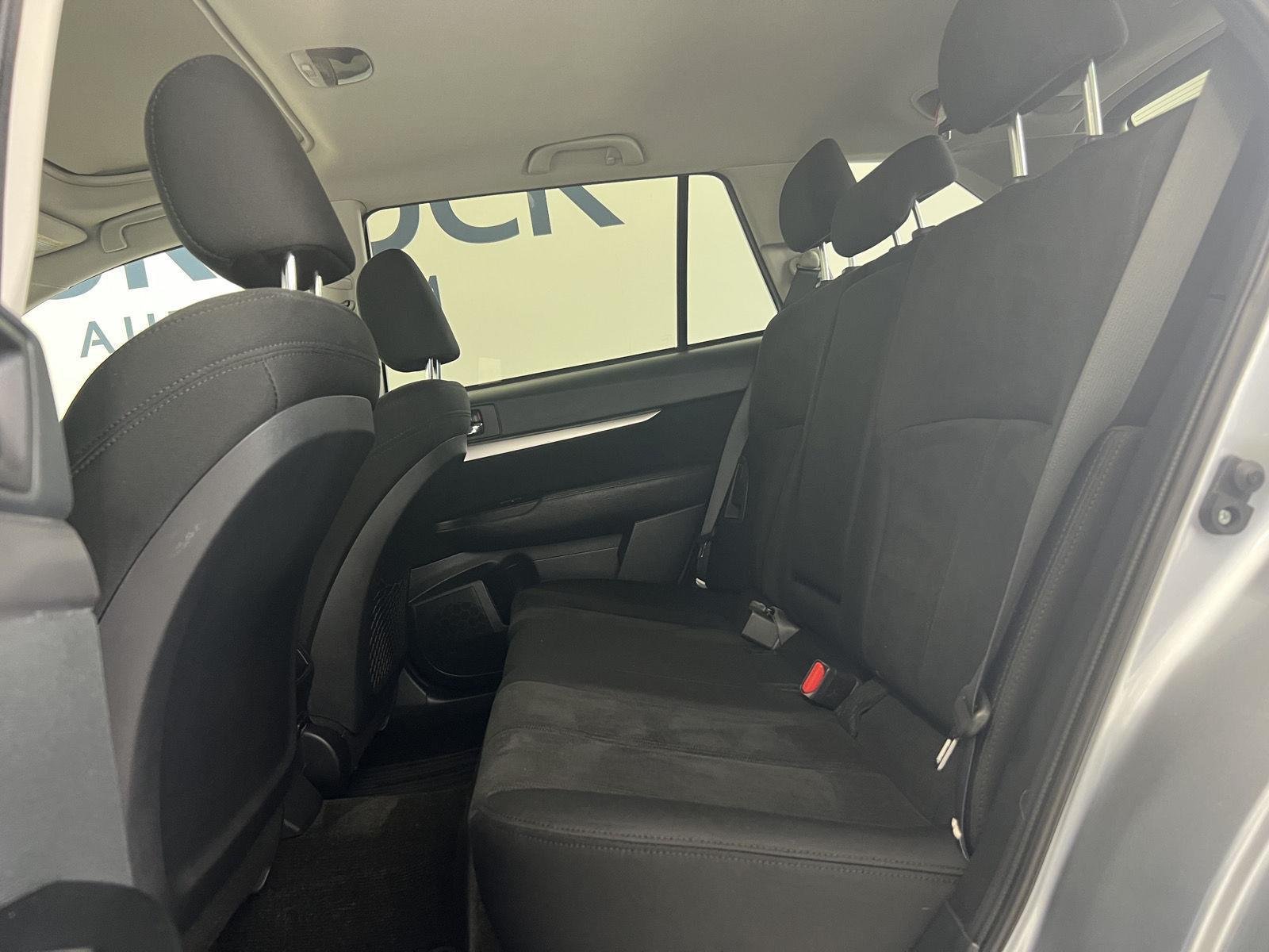 Used 2014 Ice Silver Metallic Subaru 2.5i Premium image 25