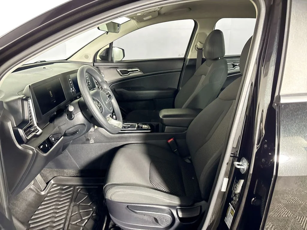 Used 2023 Black Kia LX image 11