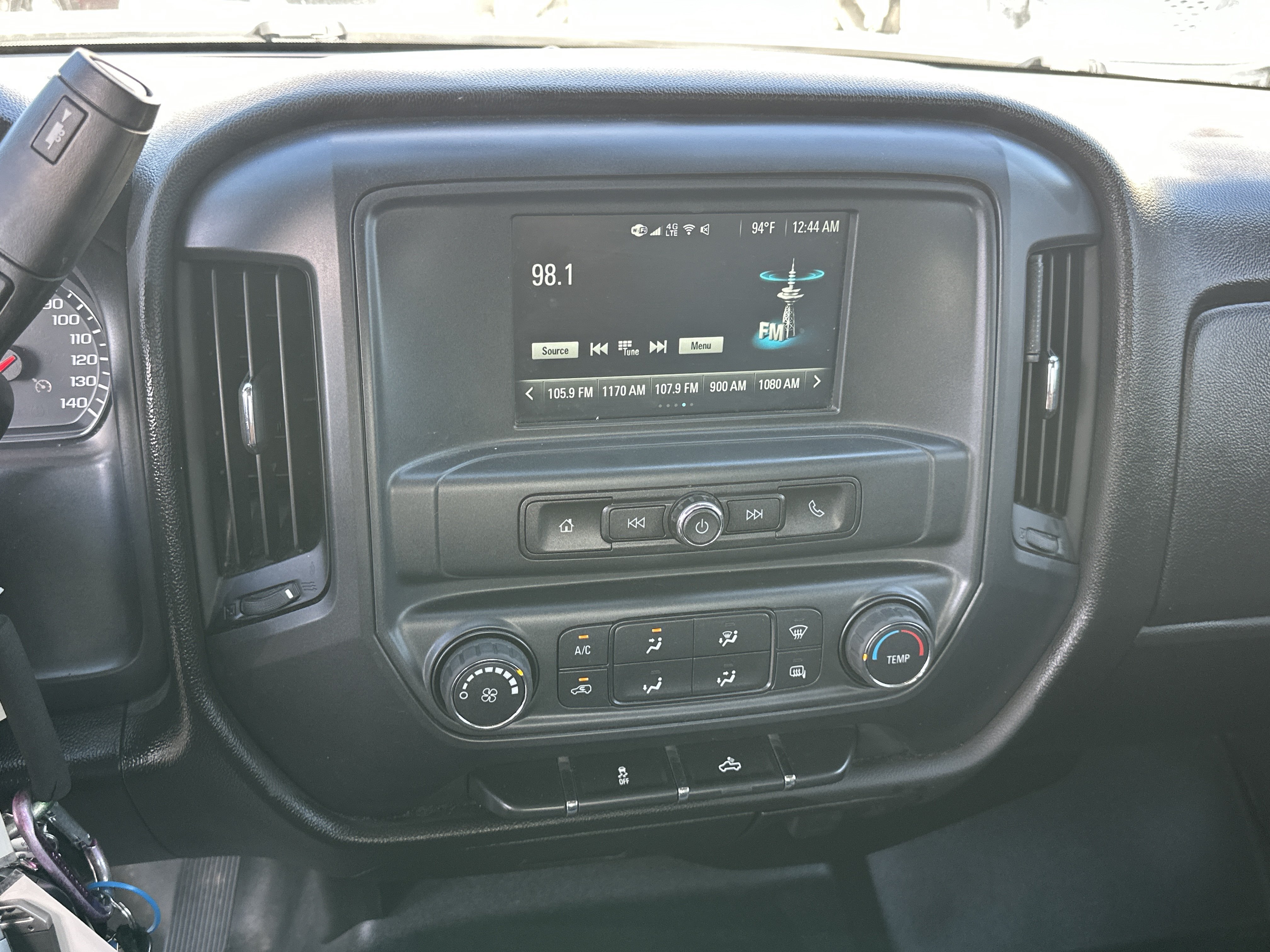 Used 2019 Summit White GMC DBL CAB 2WD image 22