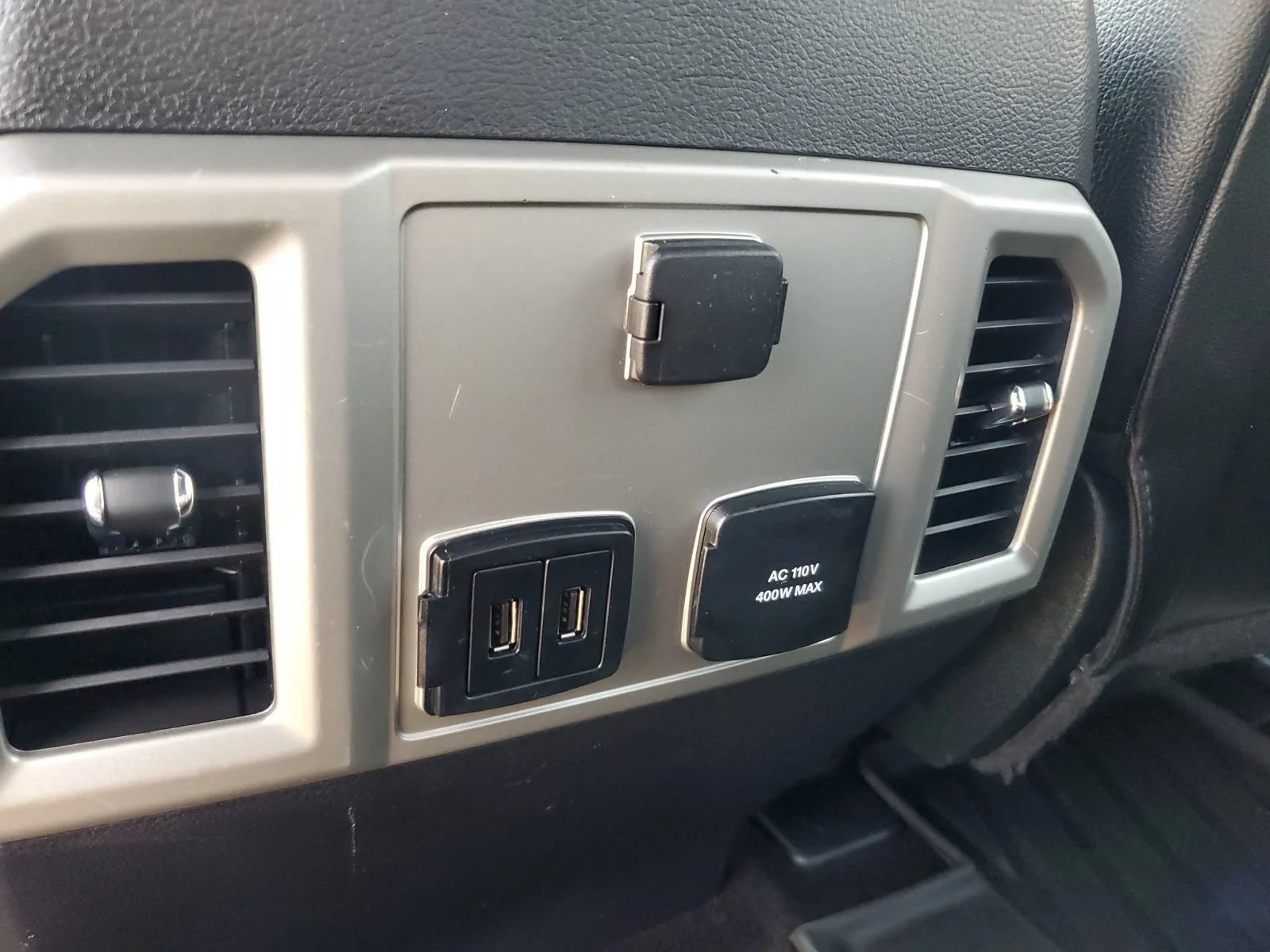 Used 2017 Black Ford Lariat image 10