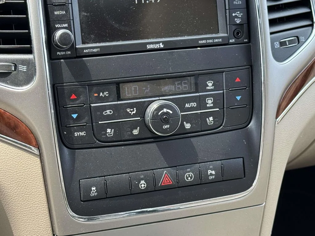 Used 2013 Gray Jeep Limited image 20