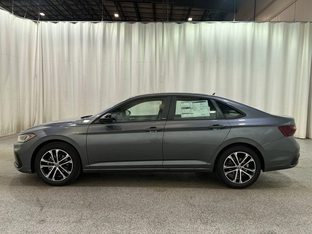 2026 Volkswagen Jetta Sport - Photo 6