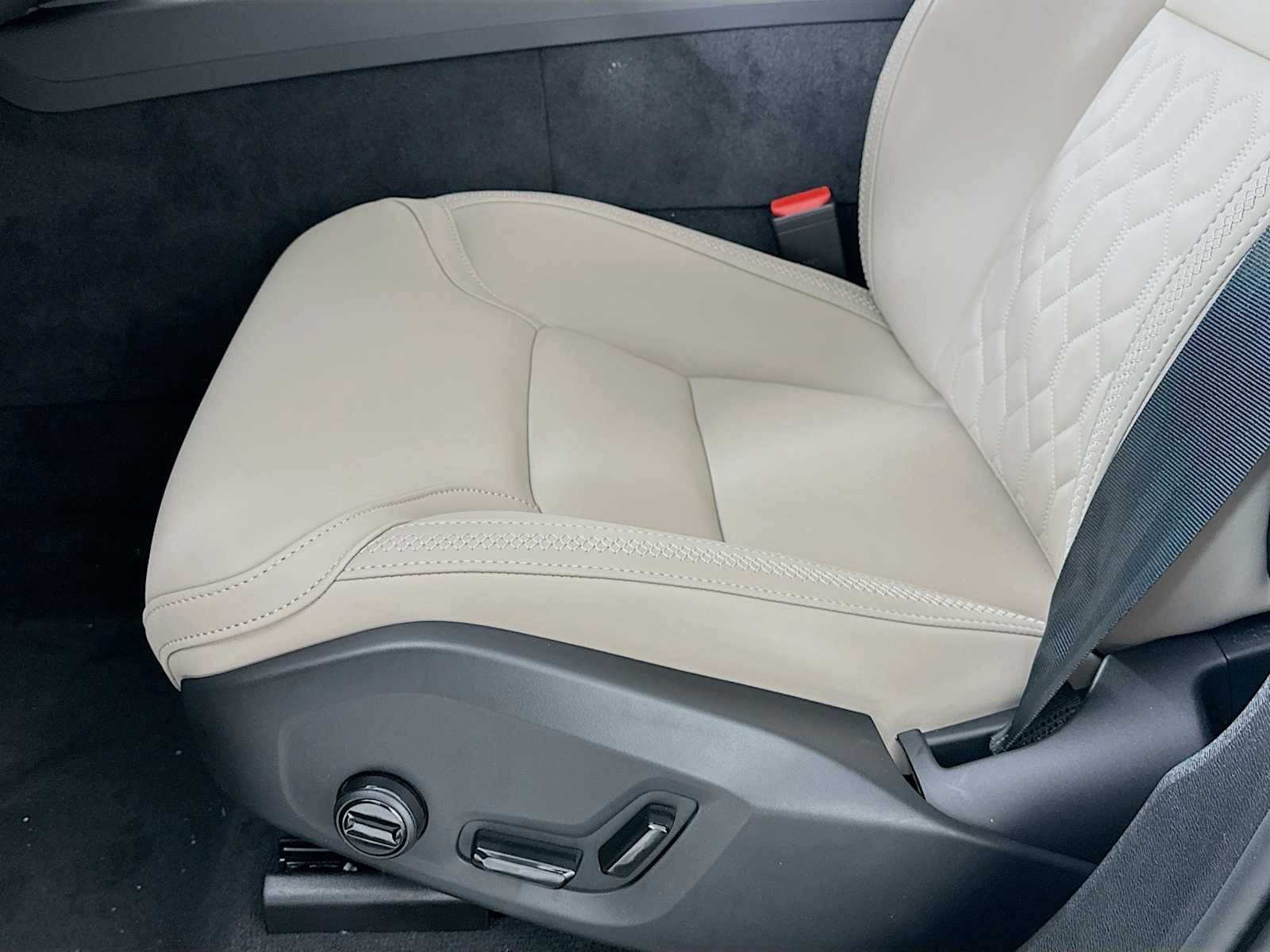 New 2026 Vapour Grey Volvo Plus image 17